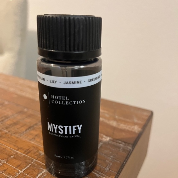 Studio Pro Scent Diffuser - Black - Picture 4 of 5